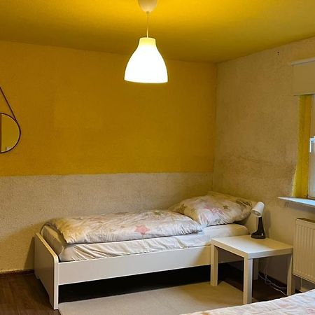 Monteure, Ganzes Haus, Schwarzheide, Haus 1 Apartment ภายนอก รูปภาพ
