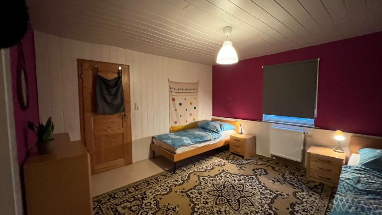 Monteure, Ganzes Haus, Schwarzheide, Haus 1 Apartment ภายนอก รูปภาพ