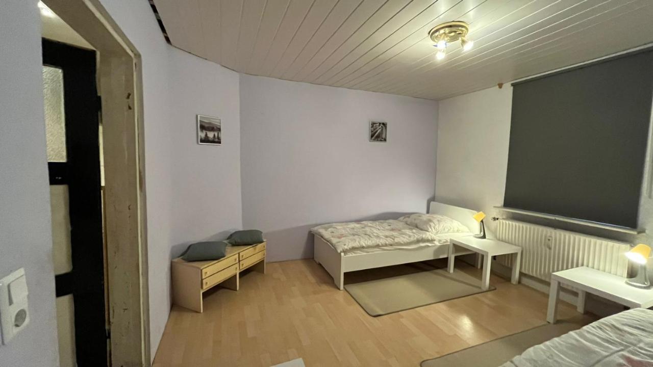 Monteure, Ganzes Haus, Schwarzheide, Haus 1 Apartment ภายนอก รูปภาพ