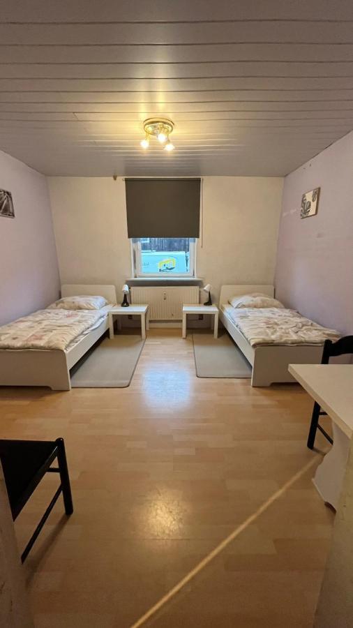 Monteure, Ganzes Haus, Schwarzheide, Haus 1 Apartment ภายนอก รูปภาพ