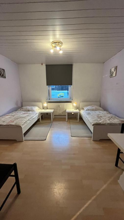 Monteure, Ganzes Haus, Schwarzheide, Haus 1 Apartment ภายนอก รูปภาพ