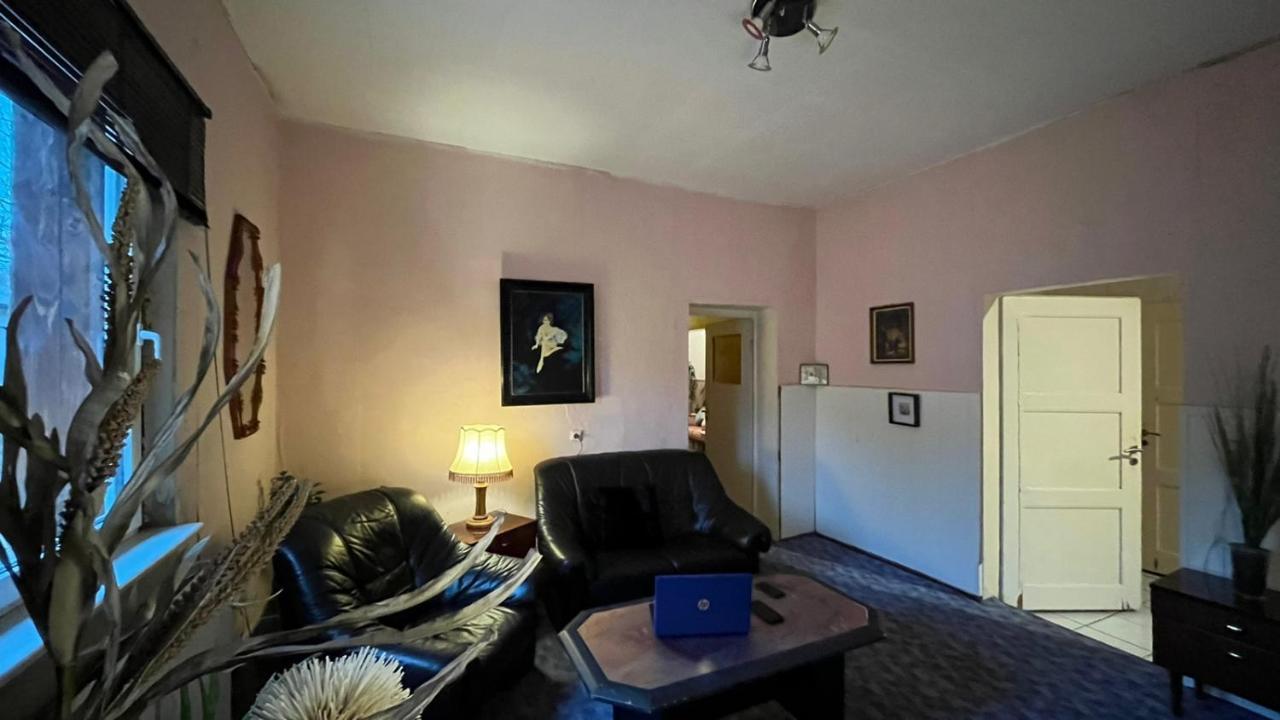 Monteure, Ganzes Haus, Schwarzheide, Haus 1 Apartment ภายนอก รูปภาพ