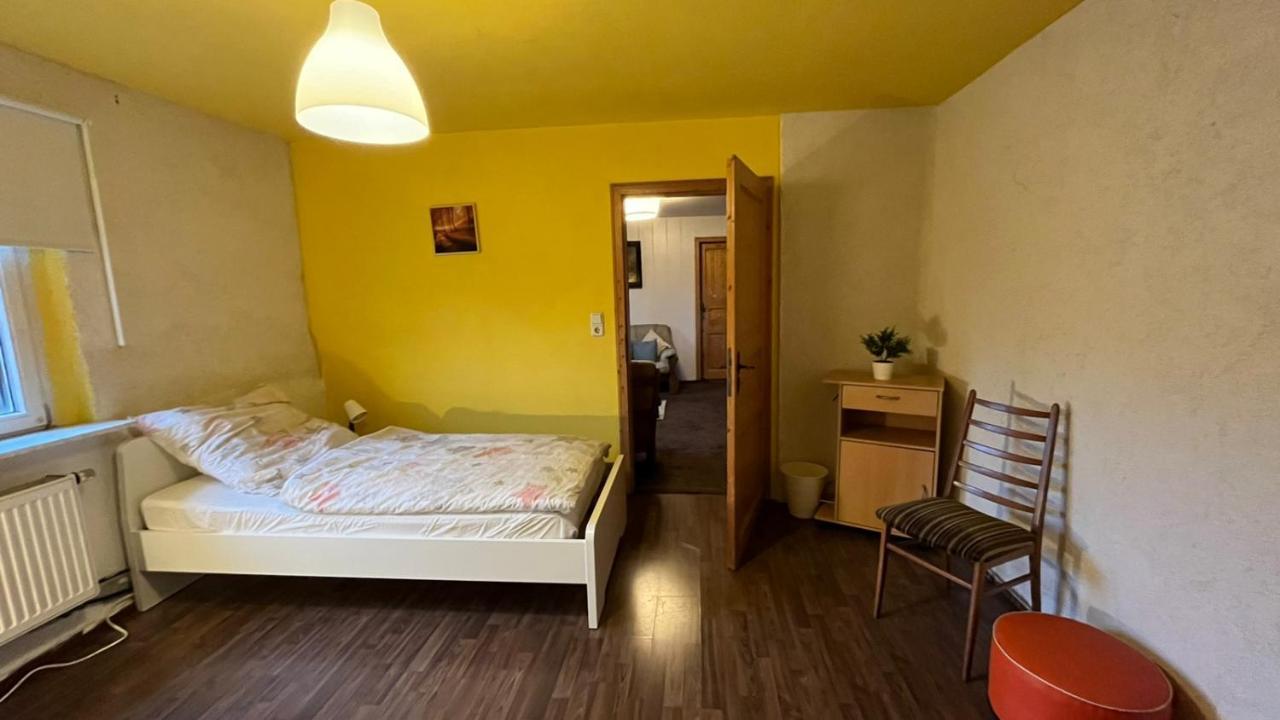Monteure, Ganzes Haus, Schwarzheide, Haus 1 Apartment ภายนอก รูปภาพ
