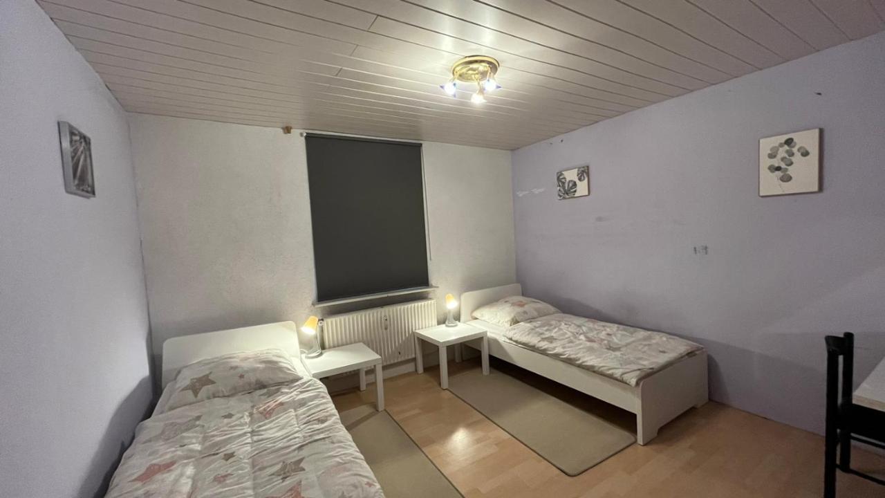 Monteure, Ganzes Haus, Schwarzheide, Haus 1 Apartment ภายนอก รูปภาพ