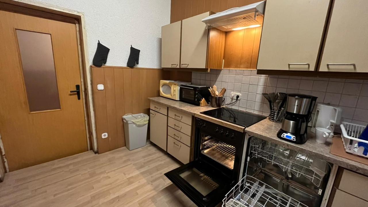 Monteure, Ganzes Haus, Schwarzheide, Haus 1 Apartment ภายนอก รูปภาพ