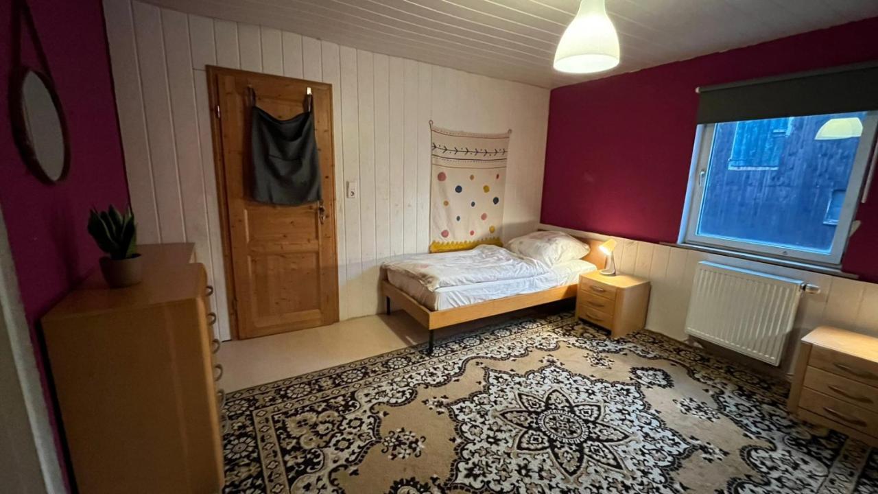 Monteure, Ganzes Haus, Schwarzheide, Haus 1 Apartment ภายนอก รูปภาพ