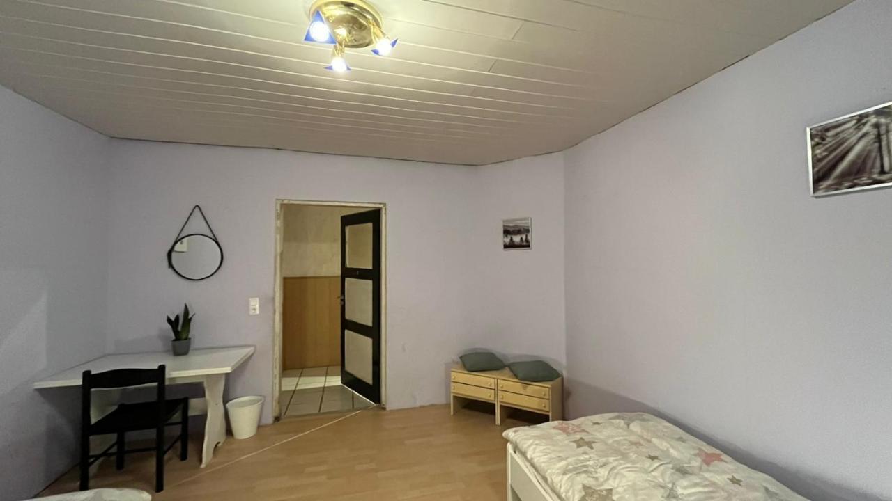 Monteure, Ganzes Haus, Schwarzheide, Haus 1 Apartment ภายนอก รูปภาพ