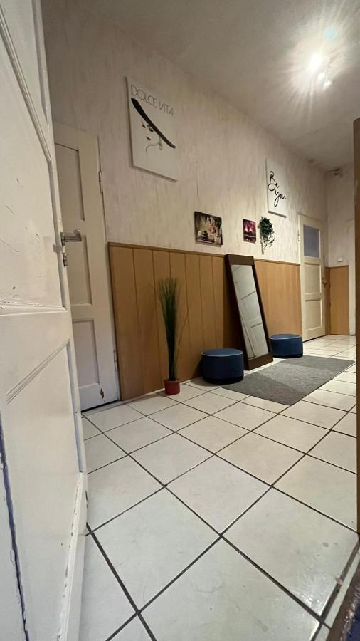 Monteure, Ganzes Haus, Schwarzheide, Haus 1 Apartment ภายนอก รูปภาพ