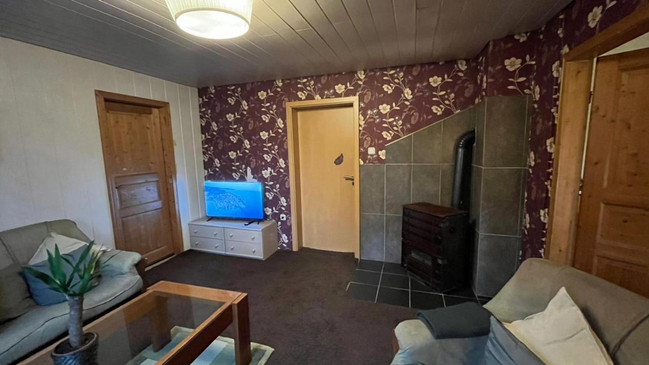 Monteure, Ganzes Haus, Schwarzheide, Haus 1 Apartment ภายนอก รูปภาพ