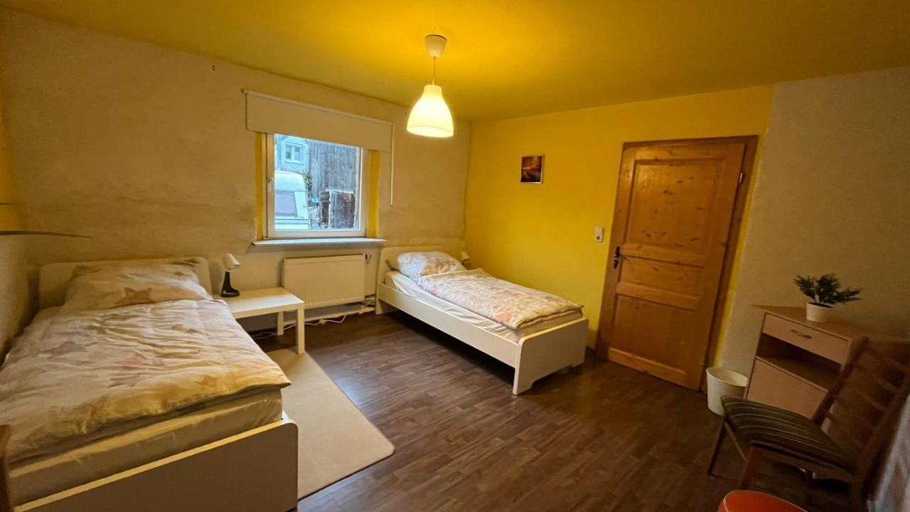 Monteure, Ganzes Haus, Schwarzheide, Haus 1 Apartment ภายนอก รูปภาพ
