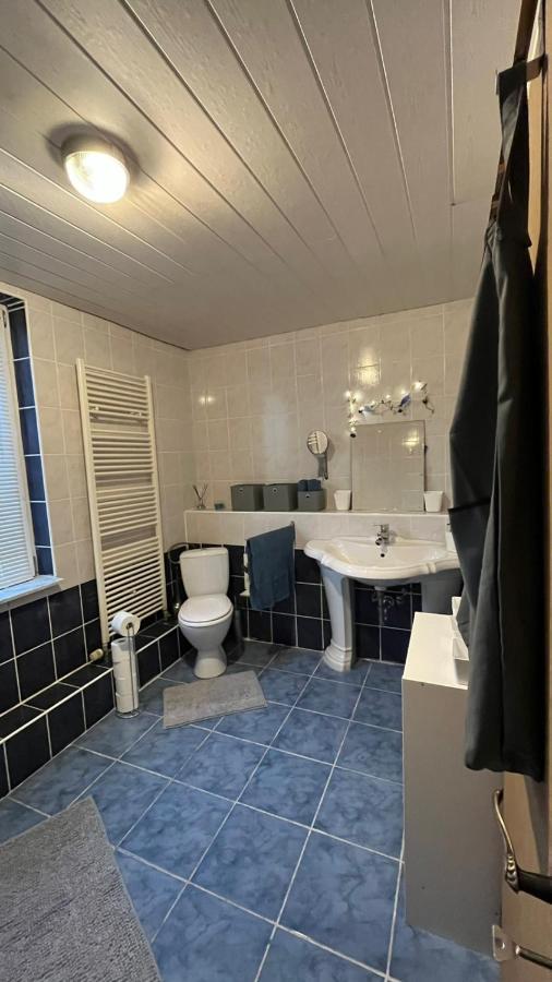 Monteure, Ganzes Haus, Schwarzheide, Haus 1 Apartment ภายนอก รูปภาพ
