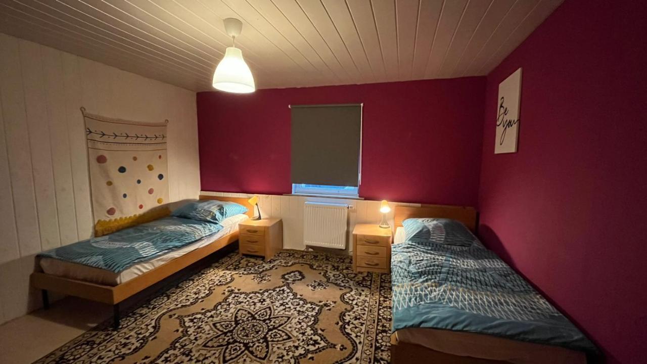 Monteure, Ganzes Haus, Schwarzheide, Haus 1 Apartment ภายนอก รูปภาพ