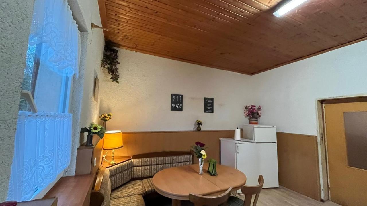 Monteure, Ganzes Haus, Schwarzheide, Haus 1 Apartment ภายนอก รูปภาพ