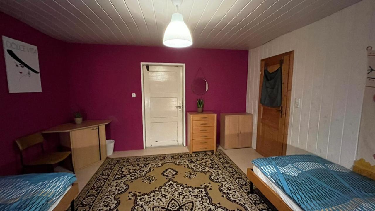 Monteure, Ganzes Haus, Schwarzheide, Haus 1 Apartment ภายนอก รูปภาพ